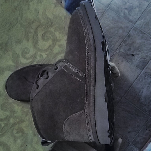 UGGs - Picture 5 of 7